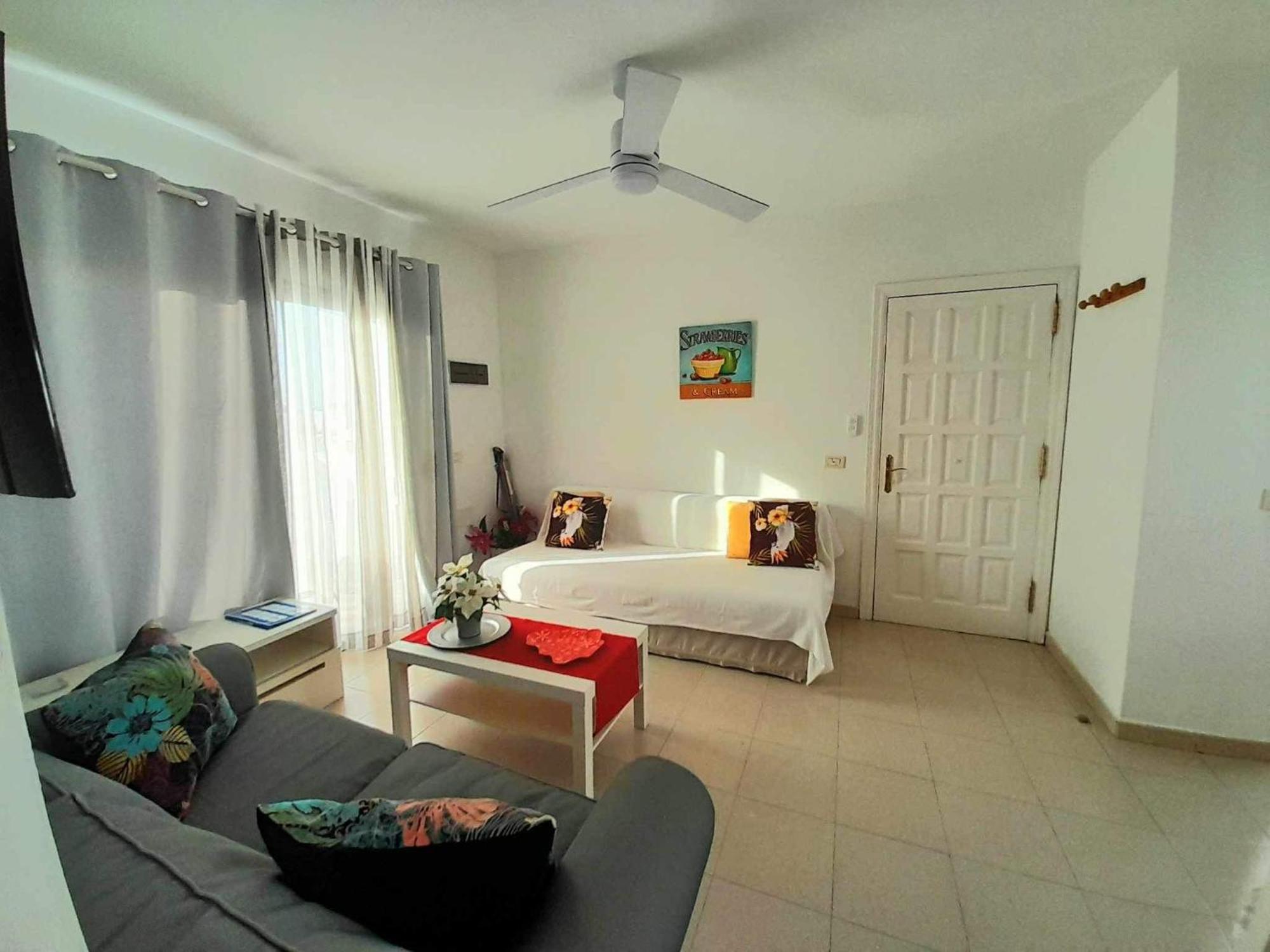 Apartment Vincent, Cozy And Sunny Over The Rooftops Puerto del Carmen (Lanzarote) Exterior foto